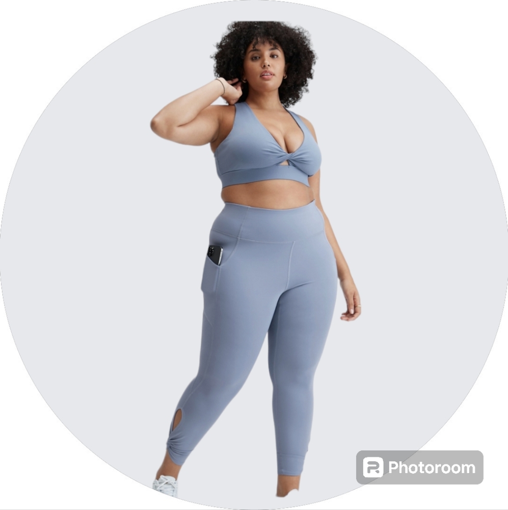 Fabletics Two-Piece Set Oasis PureLuxe High-Waisted Twist 7/8 Legging and Bra